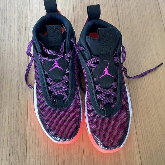 Air Jordan XXXVI in Black and Hyper Violet - Picture 2 of 8